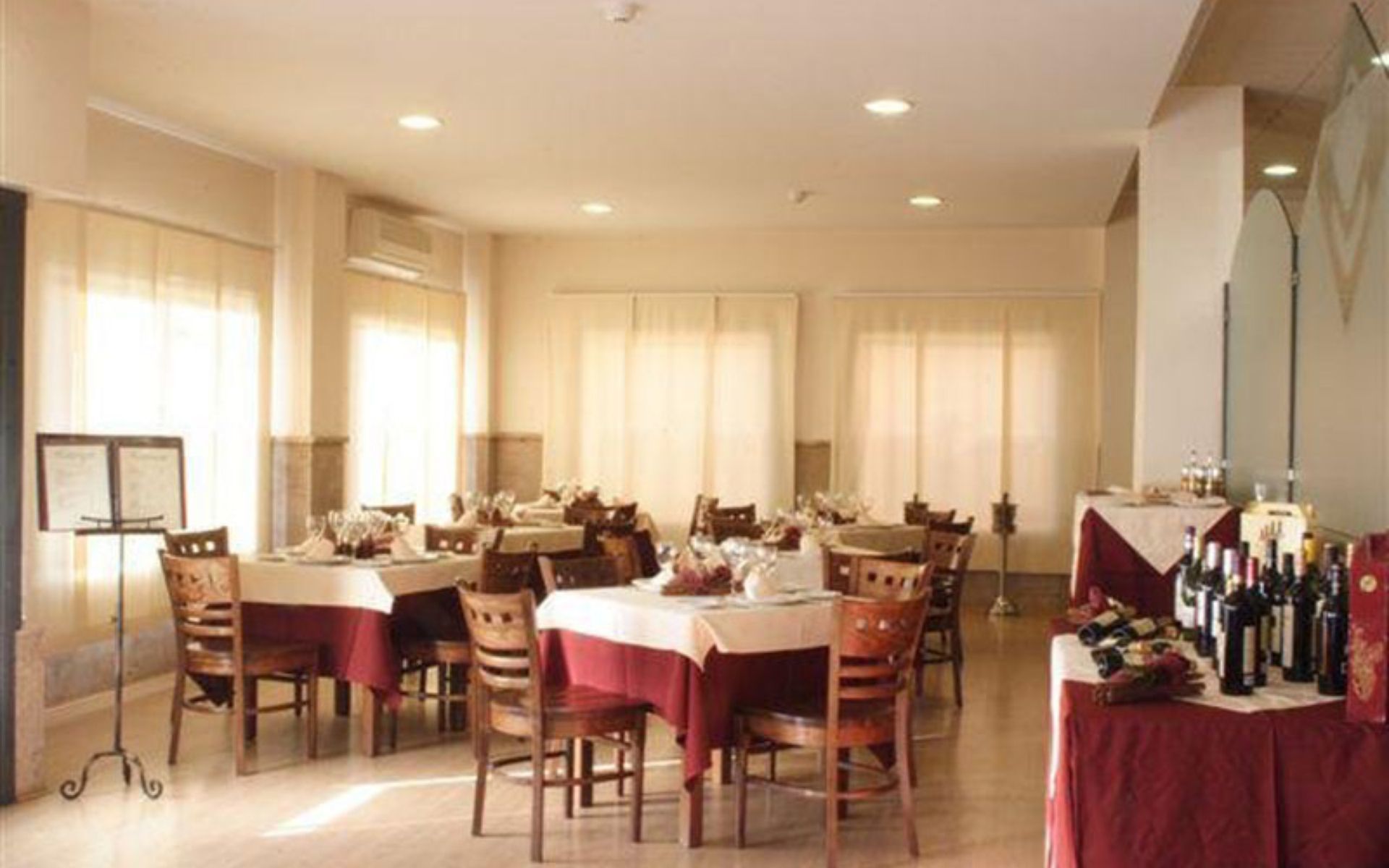 Aparthotel Mm Badajoz Restaurant photo